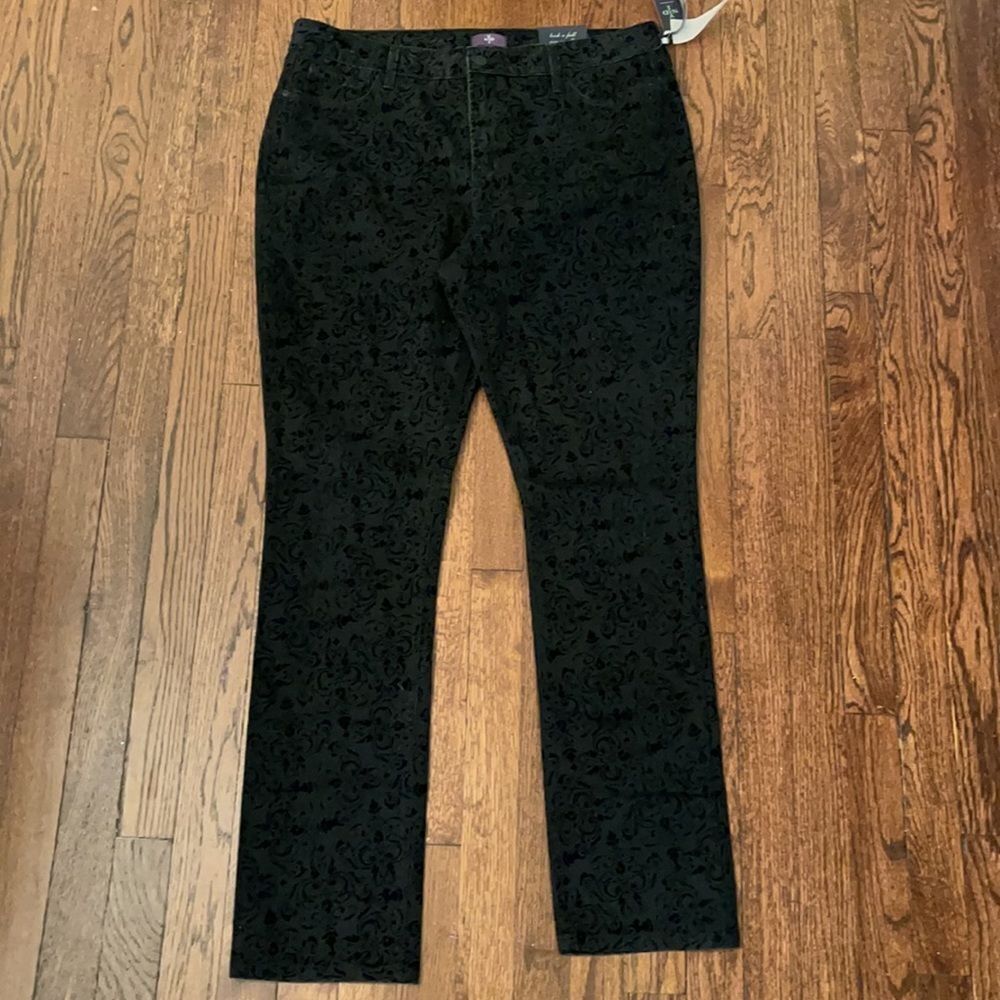 NWT NYDJ SZ 14 Black Velvet Damask Jeans
